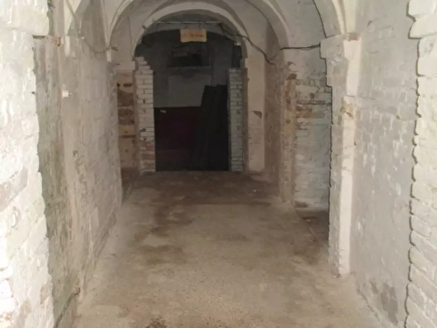 Immagine 27 di Palazzo in vendita  a Ostra