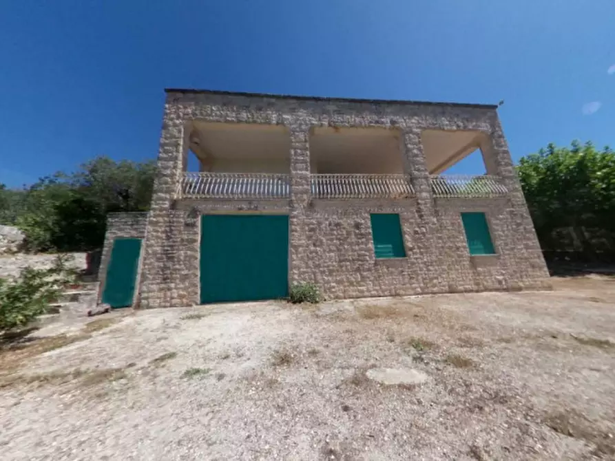 Immagine 1 di Villa in vendita  in Ardig a Fasano