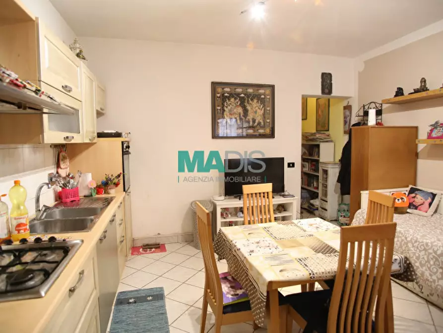 Immagine 1 di Casa indipendente in vendita  in via cava a Prato