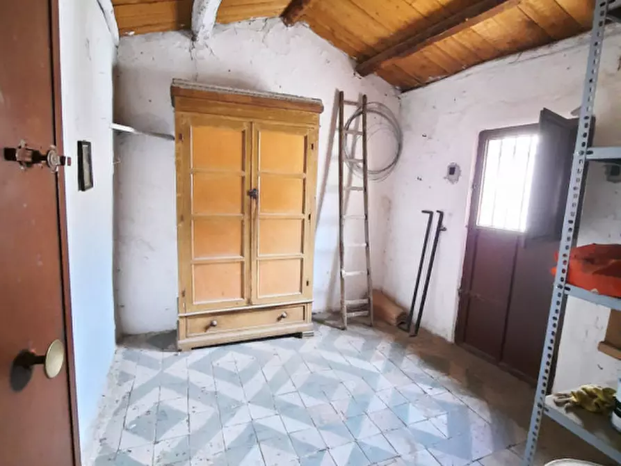 Immagine 4 di Palazzo in vendita  in Via Gioberti a Partinico