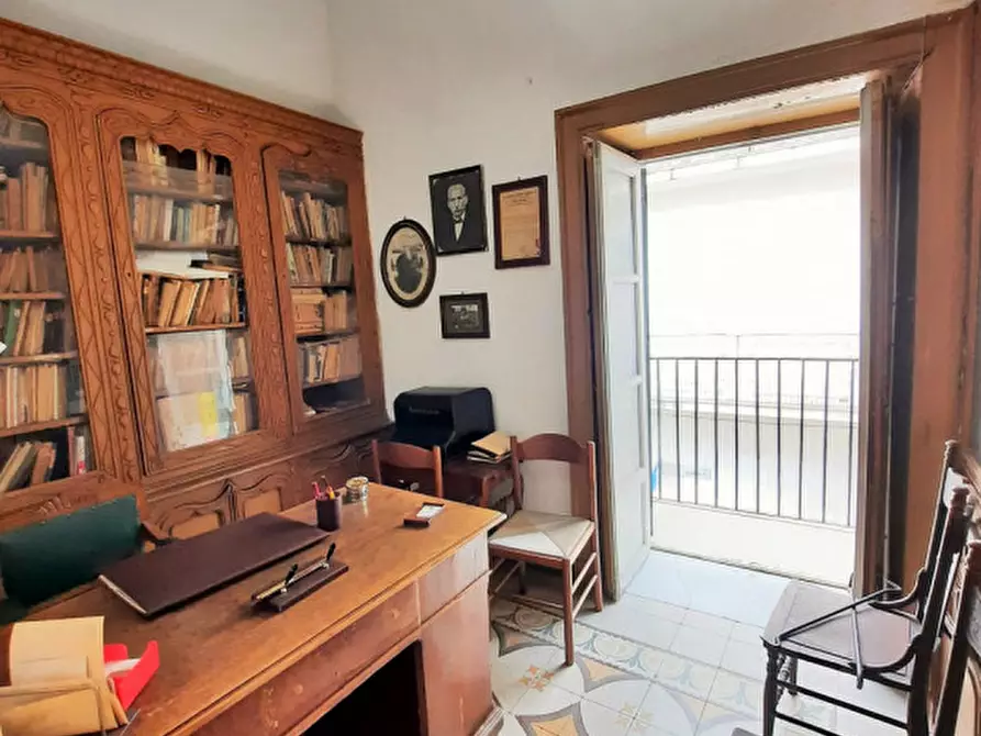 Immagine 8 di Palazzo in vendita  in Via Gioberti a Partinico