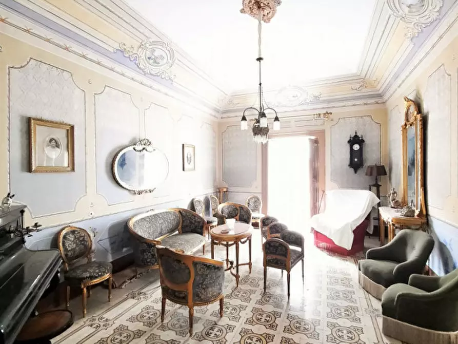 Immagine 9 di Palazzo in vendita  in Via Gioberti a Partinico