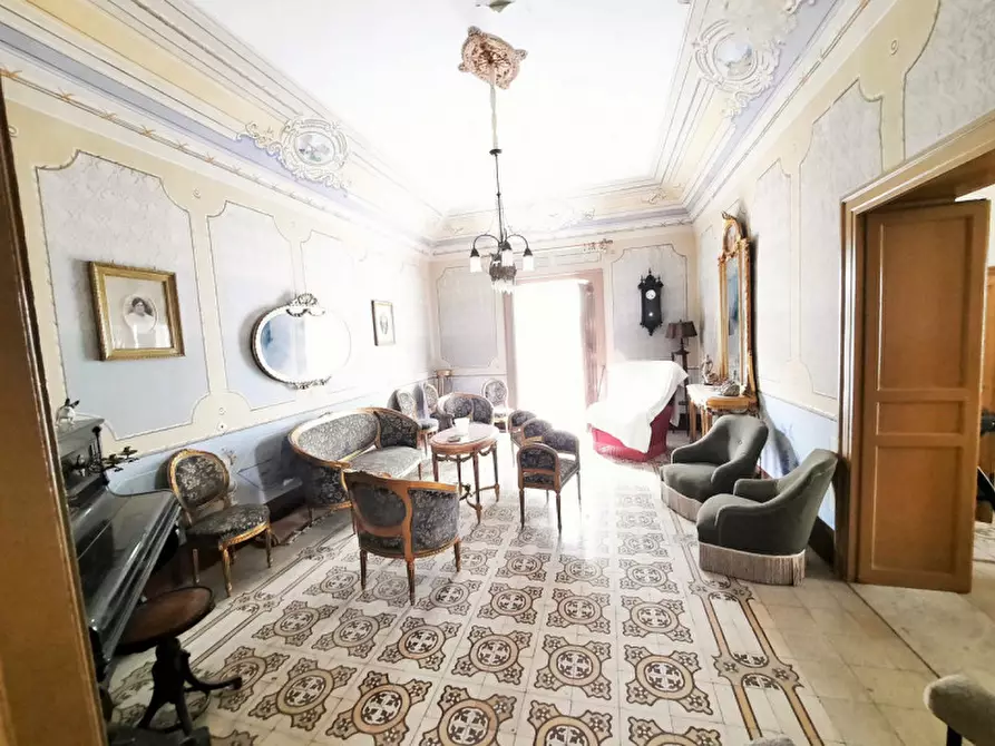 Immagine 10 di Palazzo in vendita  in Via Gioberti a Partinico