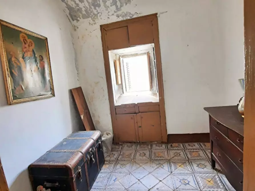 Immagine 16 di Palazzo in vendita  in Via Gioberti a Partinico