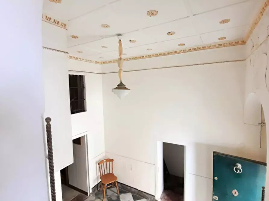 Immagine 17 di Palazzo in vendita  in Via Gioberti a Partinico