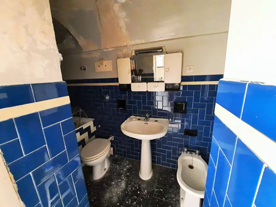 Immagine 19 di Palazzo in vendita  in Via Gioberti a Partinico