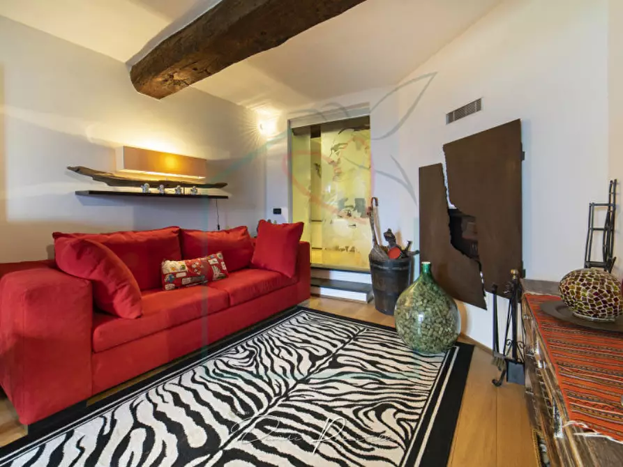 Immagine 2 di Loft/Open space in vendita  in via circonvallazione a Ameglia