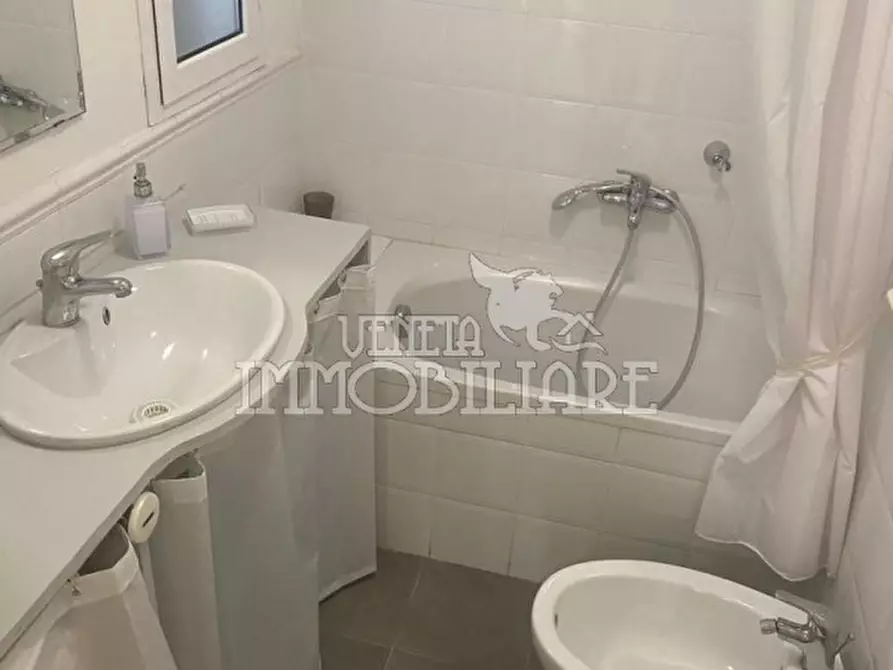 Immagine 30 di Appartamento in affitto  in via del molo a Genova