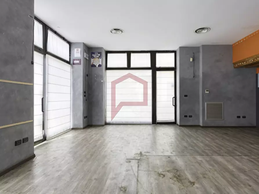 Immagine 4 di Negozio in affitto  in Cipressina a Venezia