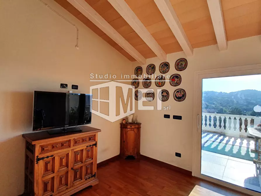 Immagine 8 di Villa in vendita  a Livorno