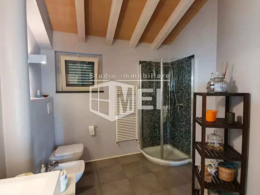 Immagine 9 di Villa in vendita  a Livorno