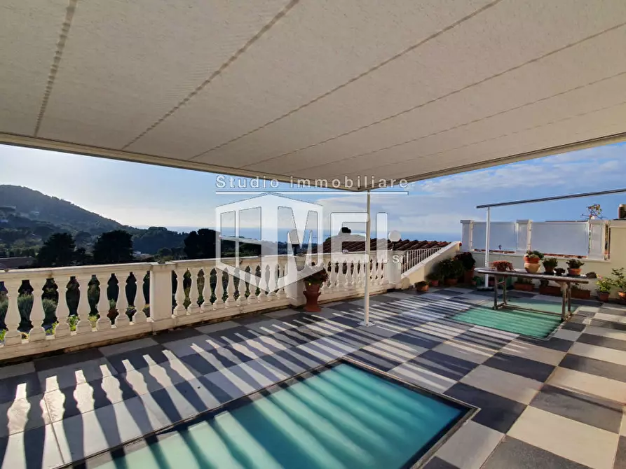 Immagine 13 di Villa in vendita  a Livorno