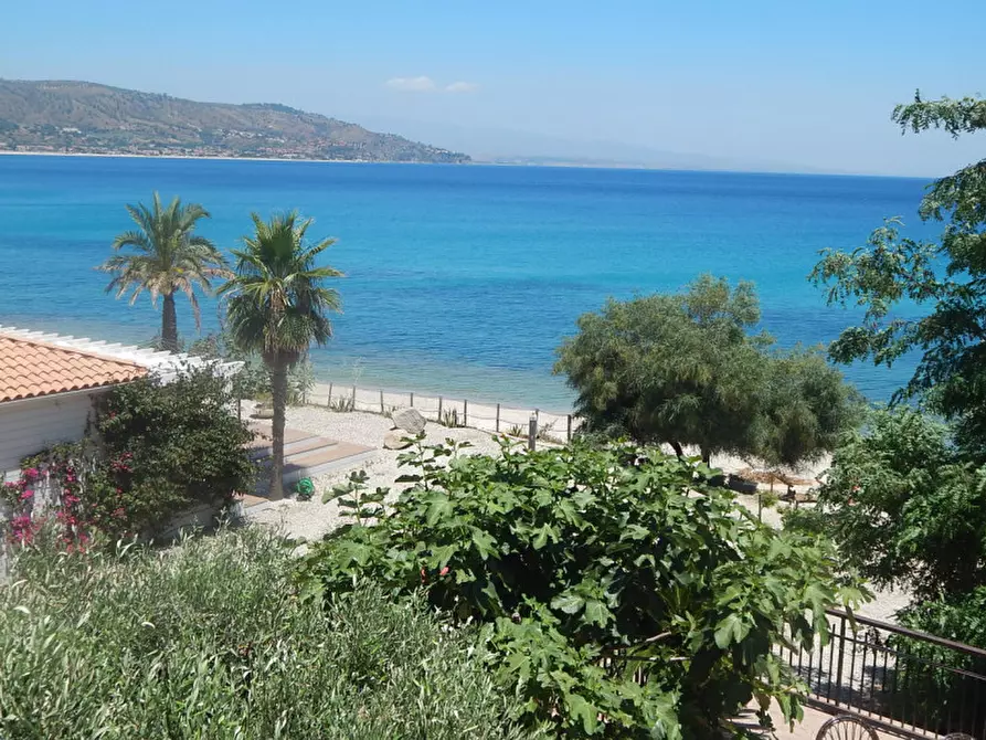 Immagine 3 di Villa in vendita  in via della galleria a Soverato