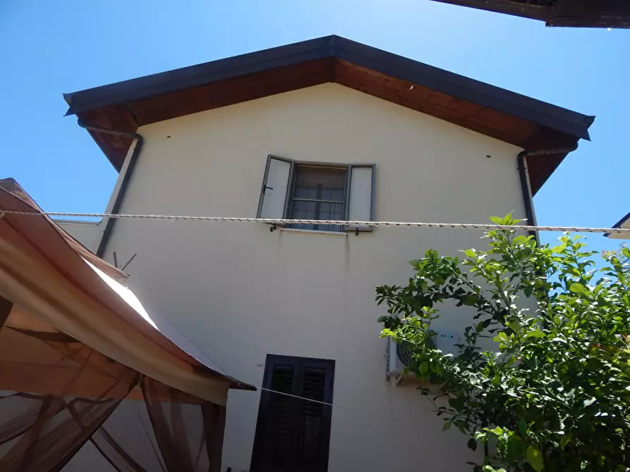 Immagine 10 di Villa in vendita  in via della galleria a Soverato
