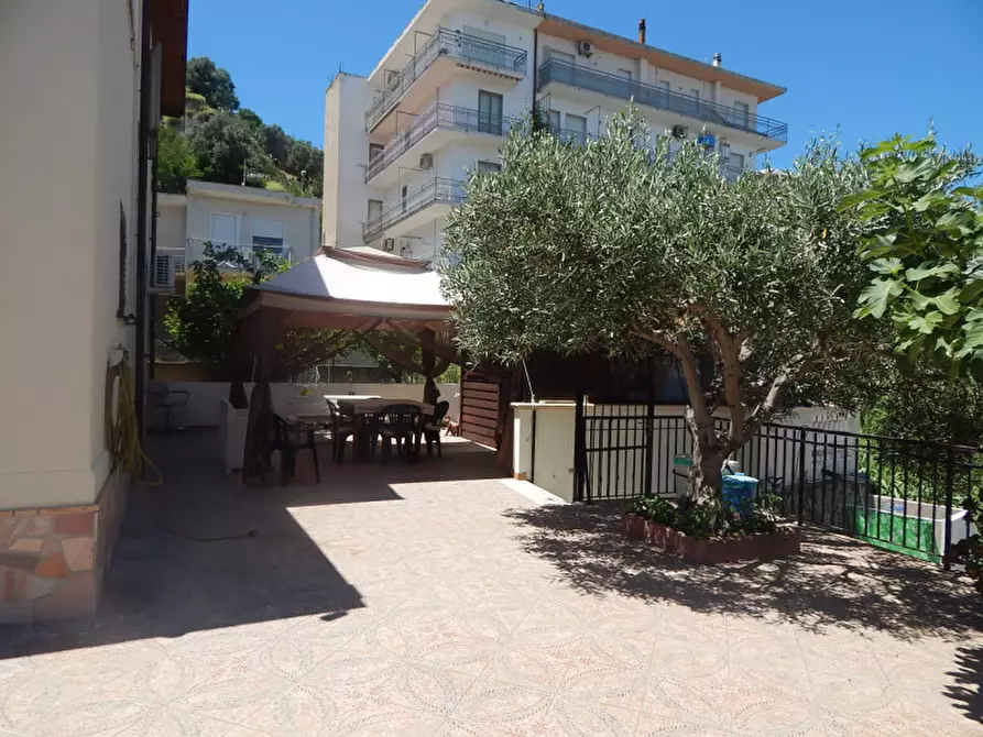 Immagine 27 di Villa in vendita  in via della galleria a Soverato