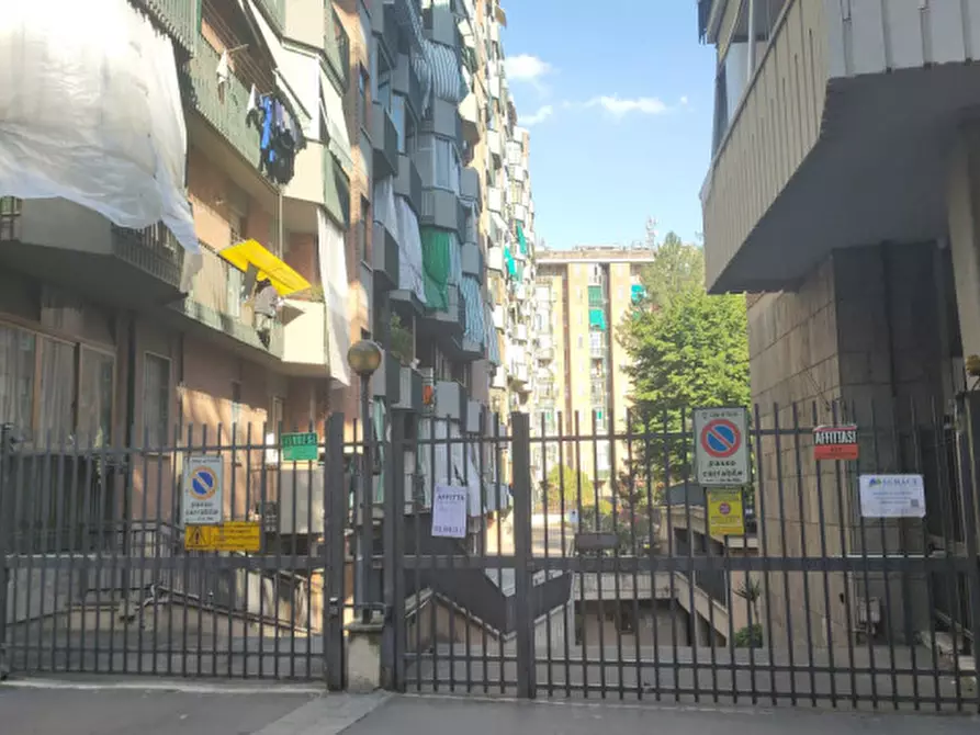 Immagine 2 di Garage in vendita  in Via Rigola, 1 a Torino