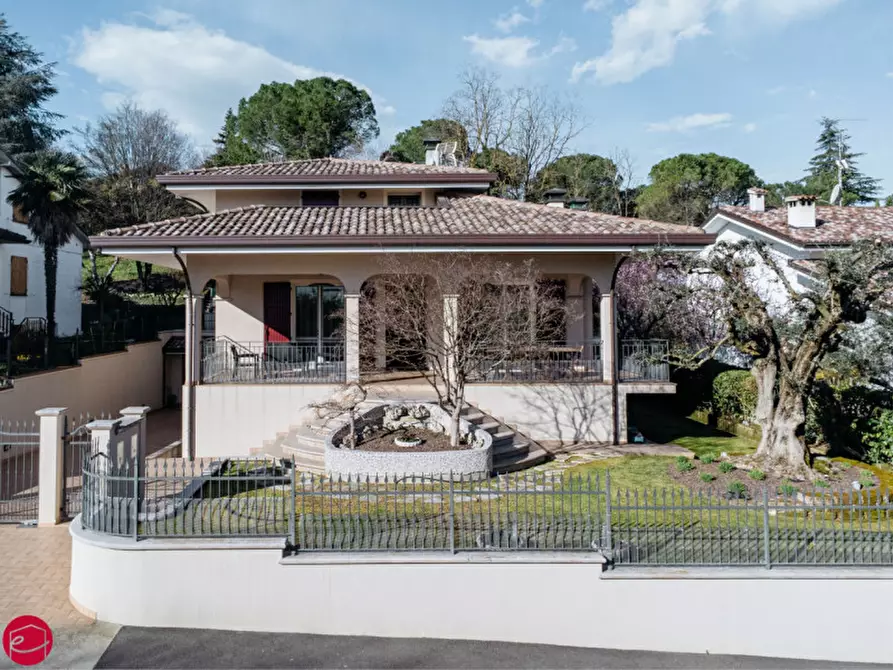 Immagine 1 di Villa in vendita  a Montiano