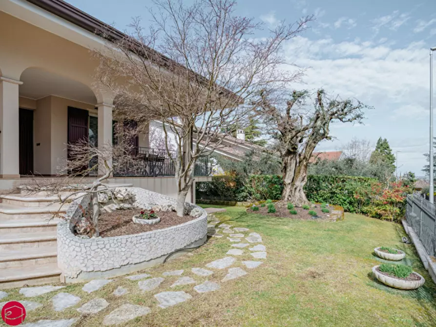 Immagine 9 di Villa in vendita  a Montiano