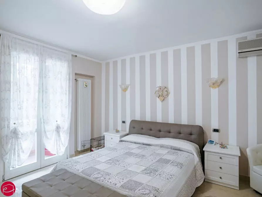 Immagine 20 di Villa in vendita  a Montiano