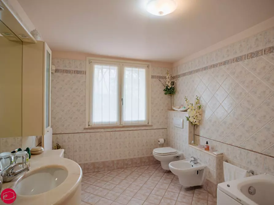 Immagine 31 di Villa in vendita  a Montiano