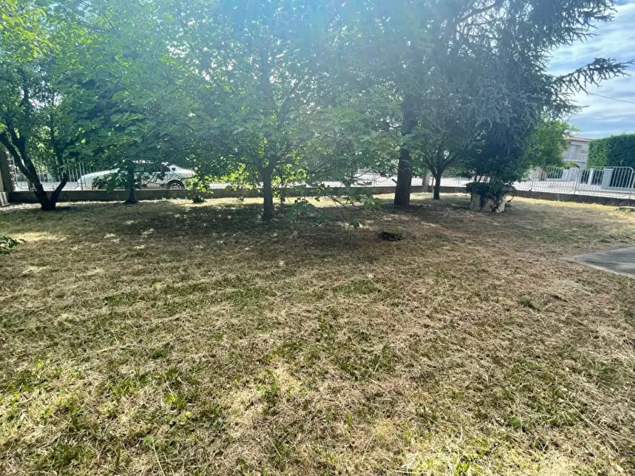 Immagine 10 di Casa indipendente in vendita  in VIA PASCOLI a Salzano