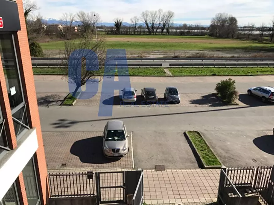 Immagine 11 di Negozio in vendita  in VIA TOBAGI a Pessano Con Bornago