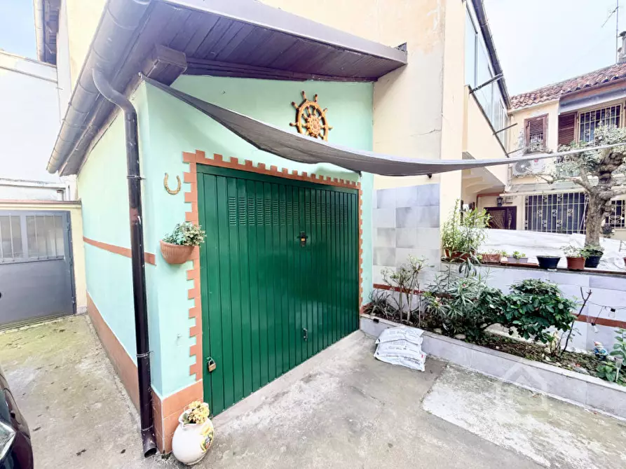 Immagine 39 di Villetta a schiera in vendita  in Piazza Monte Tabor 41 a Torino