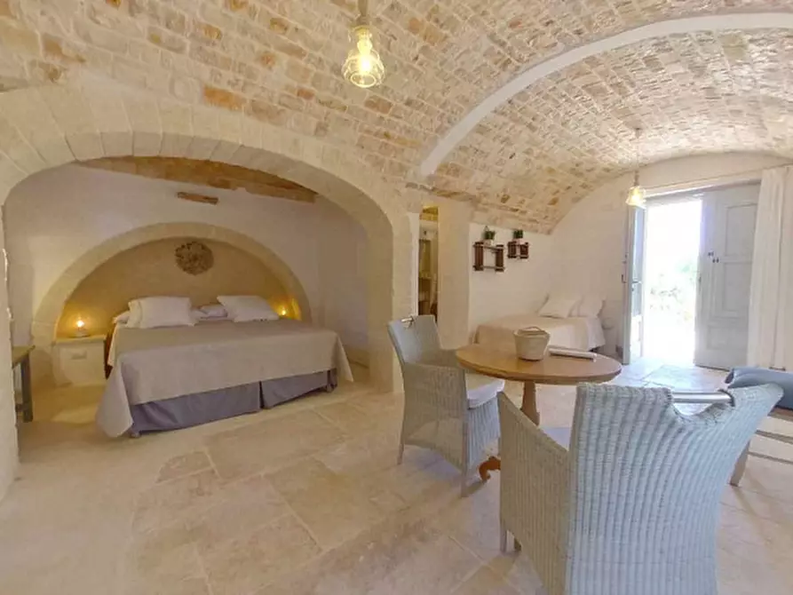 Immagine 36 di Rustico / casale in vendita  a Fasano