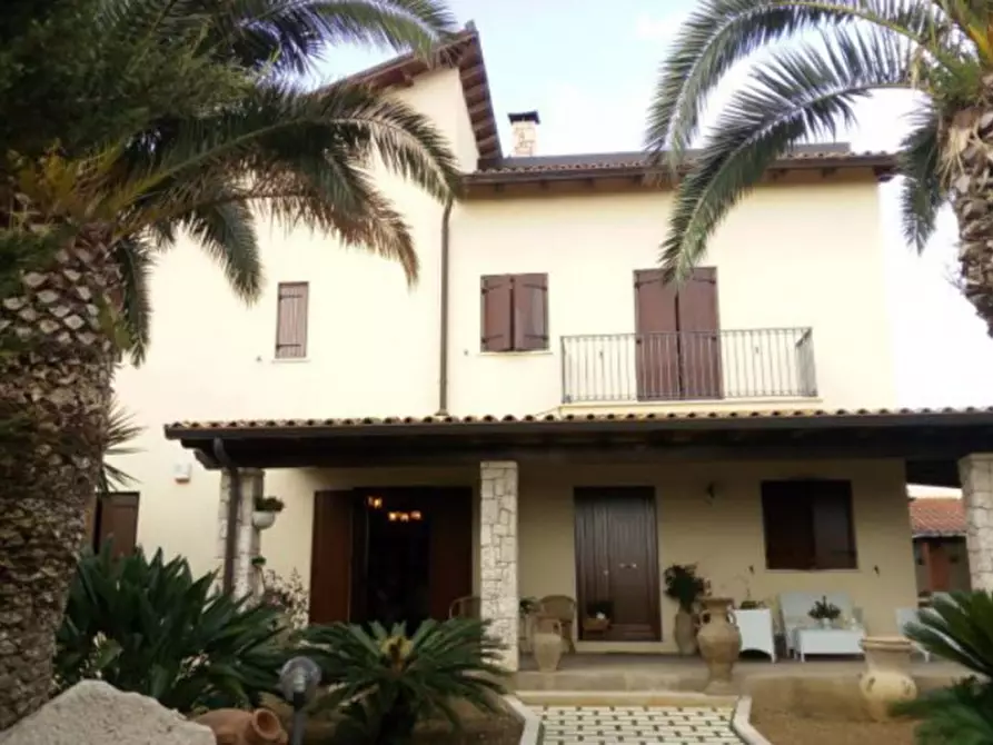 Immagine 1 di Villa in vendita  in Via dei Cavallucci Marini, N. 181 a Alcamo