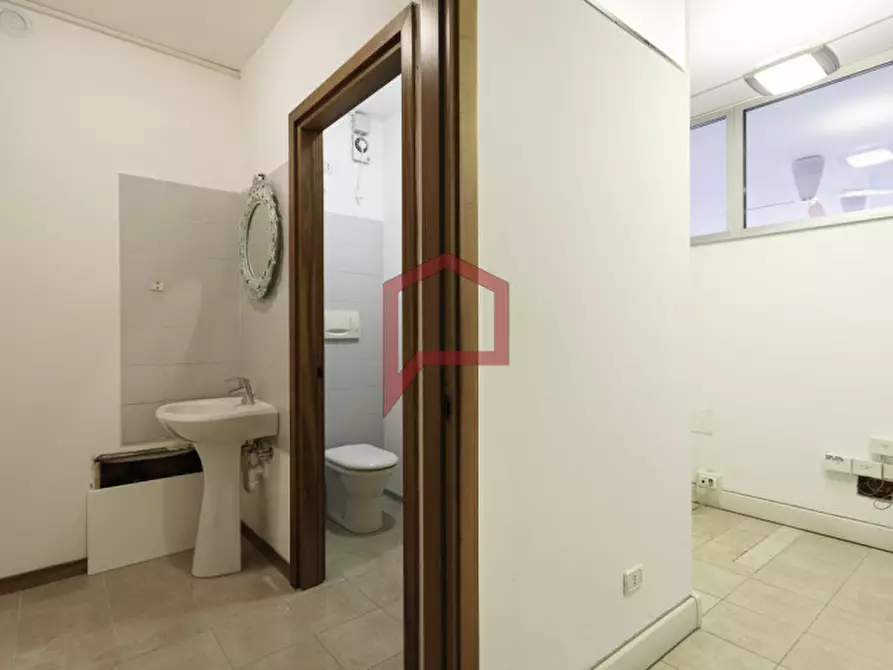 Immagine 11 di Ufficio in vendita  in Mestre a Venezia