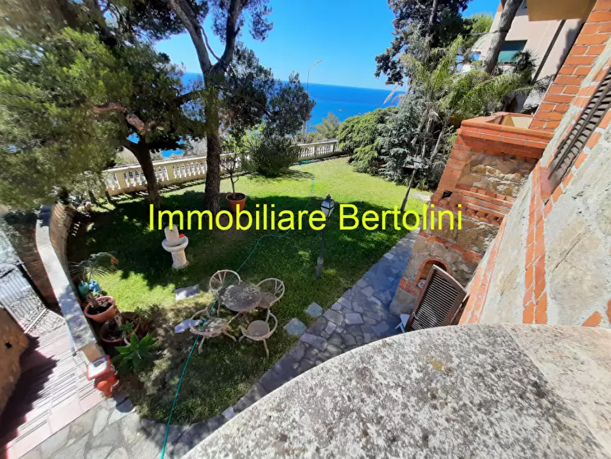 Immagine 3 di Villa in affitto  in c.so marconi a San Remo