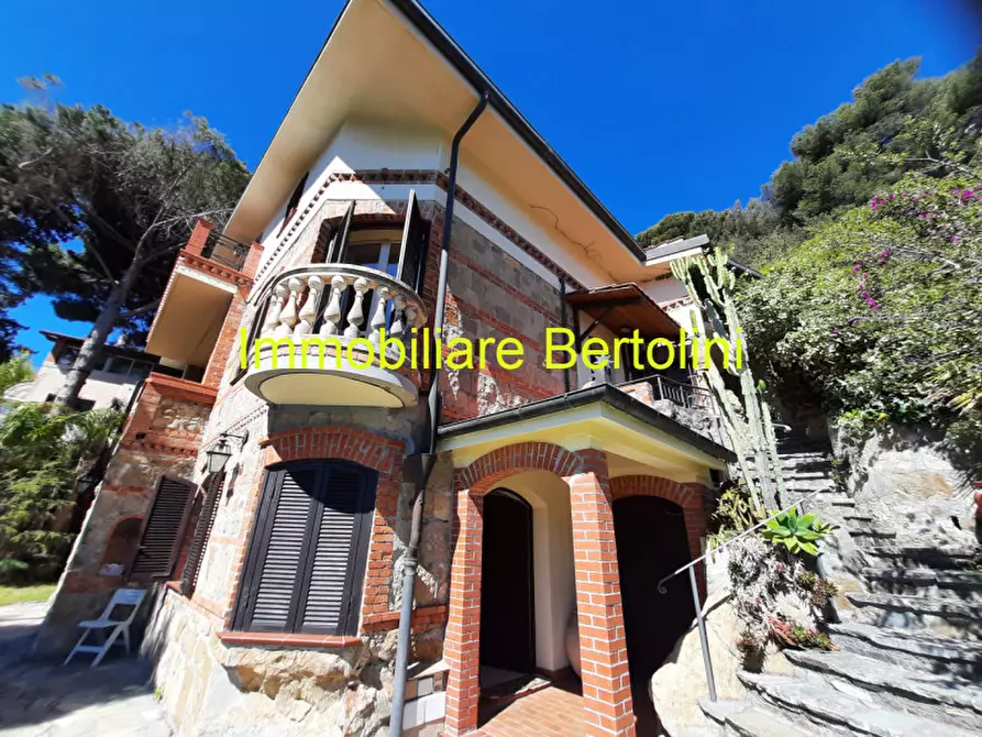Immagine 3 di Villa in affitto  in c.so marconi a San Remo