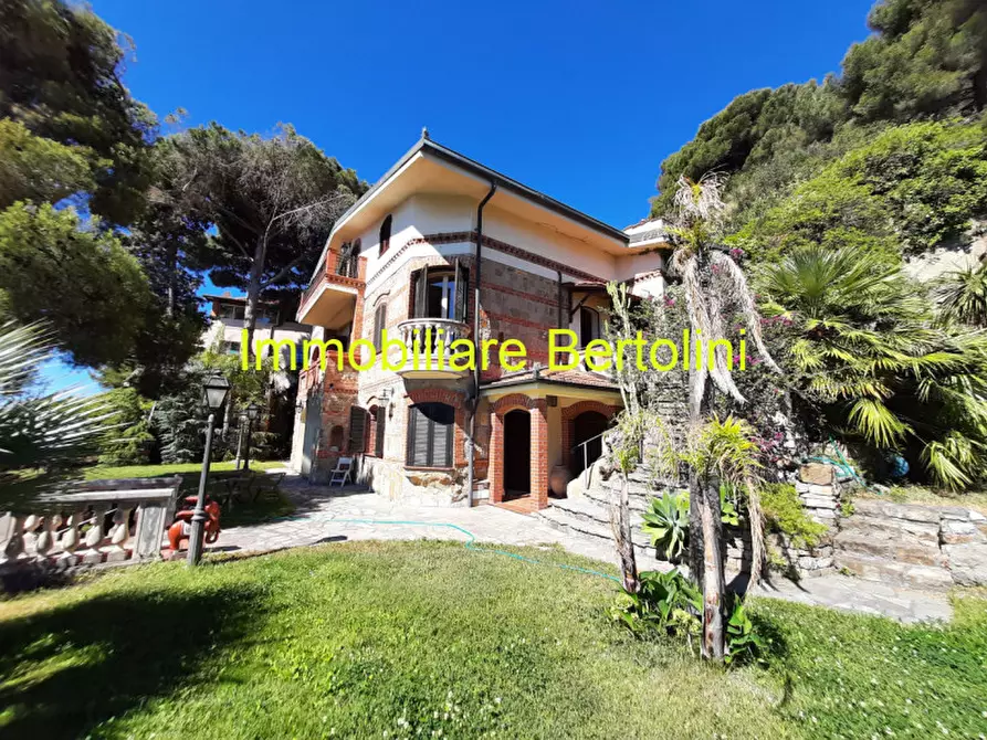 Immagine 5 di Villa in affitto  in c.so marconi a San Remo