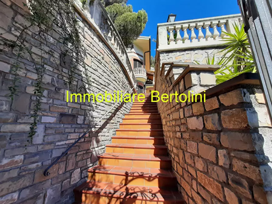Immagine 11 di Villa in affitto  in c.so marconi a San Remo