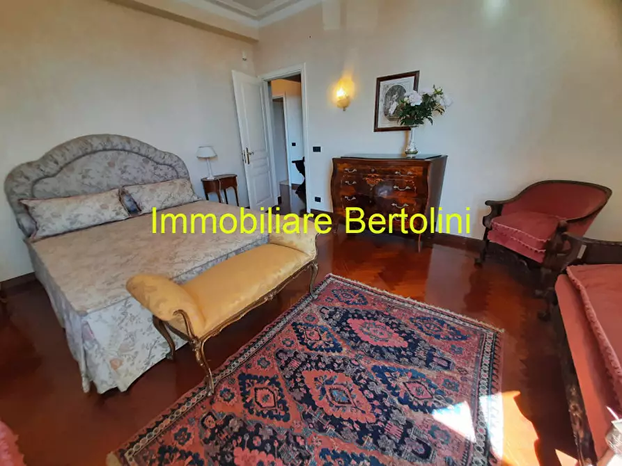 Immagine 27 di Villa in affitto  in c.so marconi a San Remo