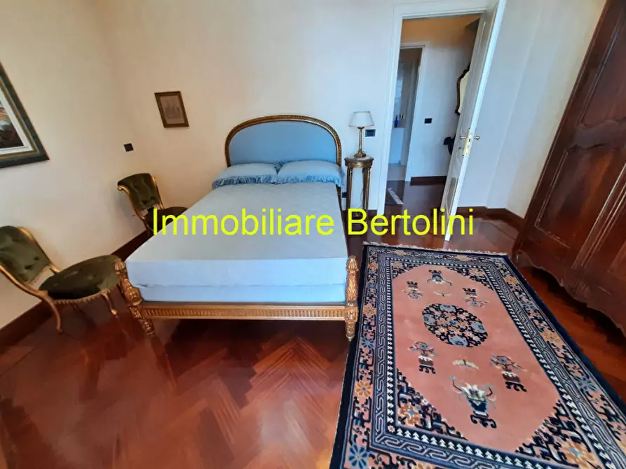 Immagine 31 di Villa in affitto  in c.so marconi a San Remo