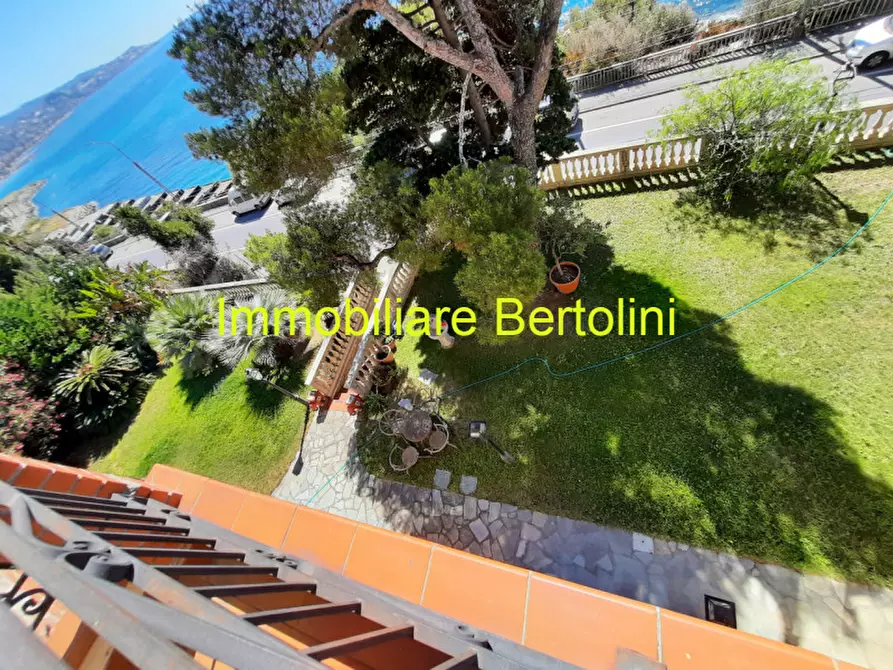 Immagine 59 di Villa in affitto  in c.so marconi a San Remo