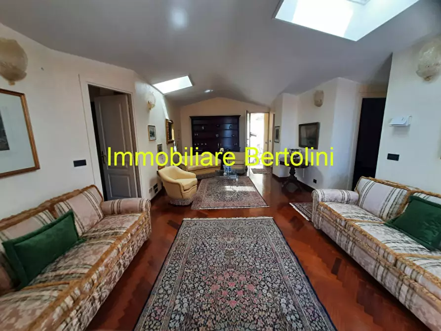 Immagine 61 di Villa in affitto  in c.so marconi a San Remo