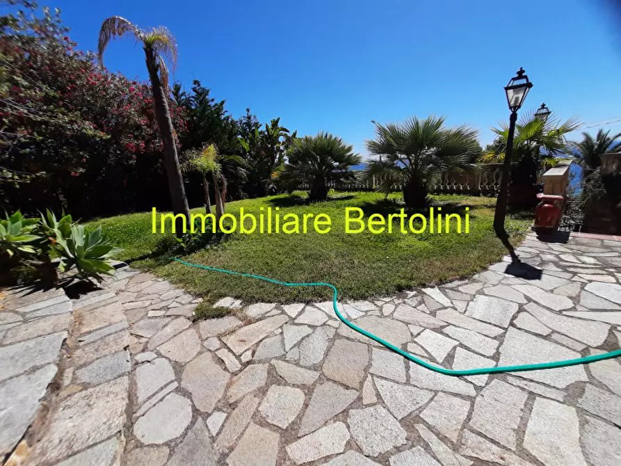 Immagine 67 di Villa in affitto  in c.so marconi a San Remo