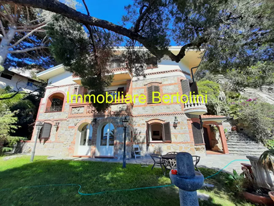 Immagine 71 di Villa in affitto  in c.so marconi a San Remo