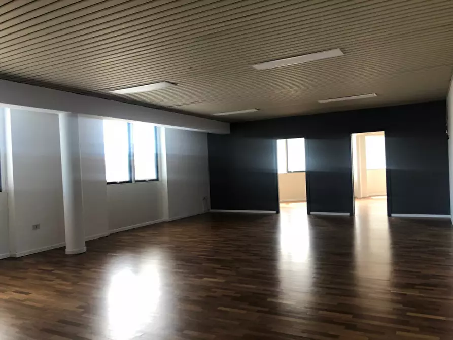 Immagine 3 di Ufficio in affitto  in Viale dell'Industria 12 a Vicenza