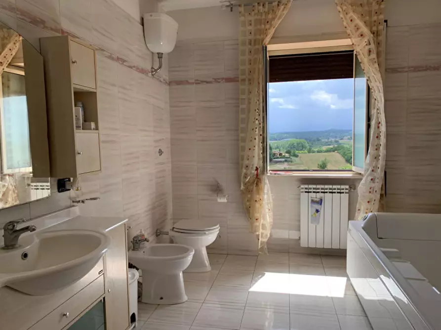 Immagine 7 di Casa indipendente in vendita  in VIA DEI PINI a Campagnano Di Roma