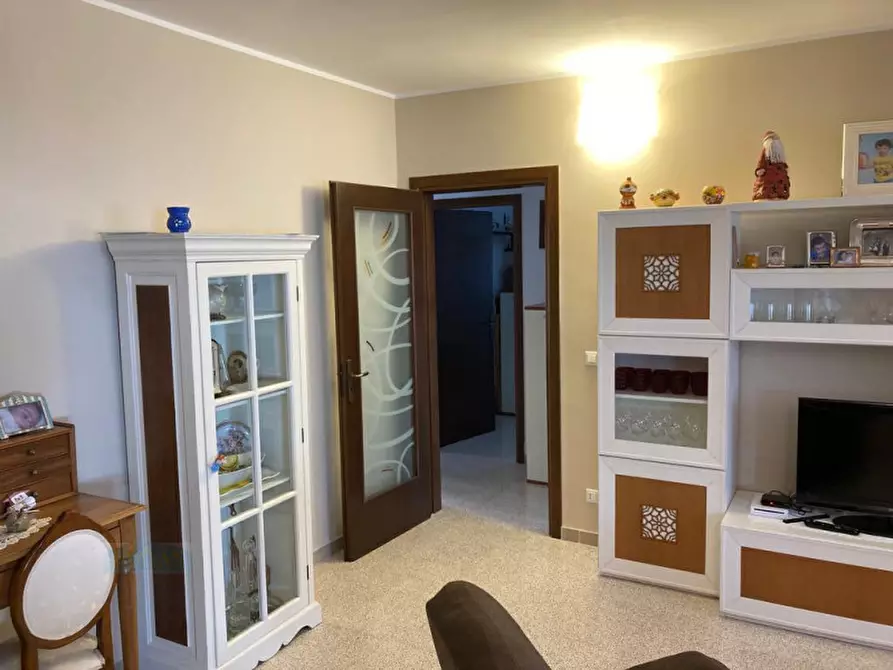 Immagine 4 di Appartamento in vendita  in Via Pier Santi Mattarella a Ceglie Messapico