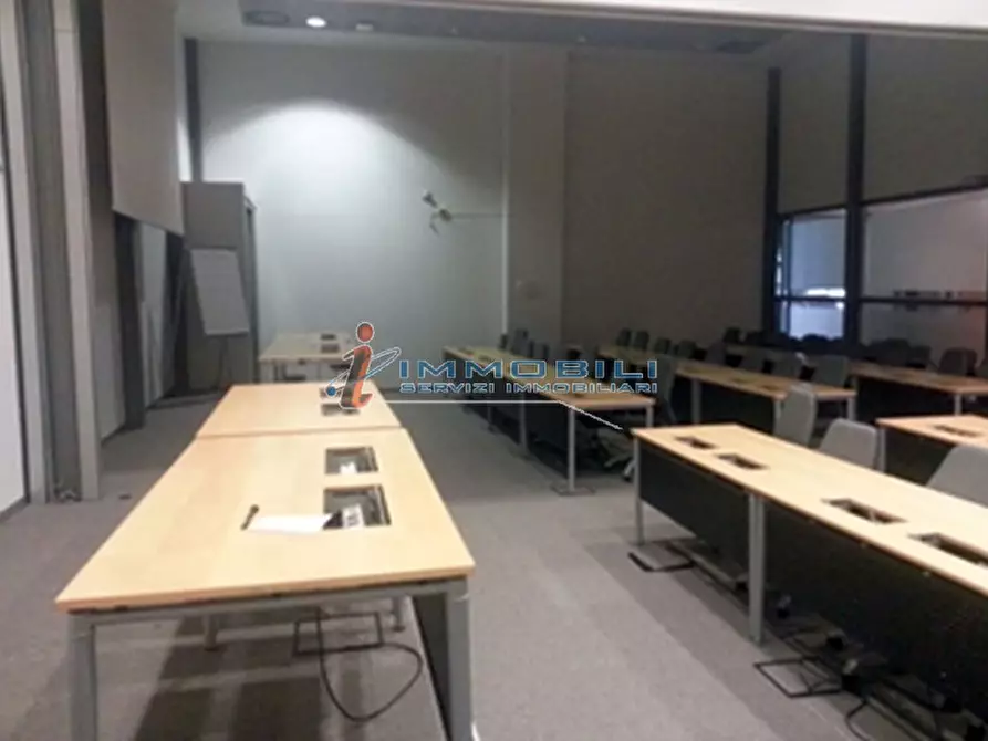 Immagine 13 di Laboratorio in affitto  in VIA CAMPANIA a Monza