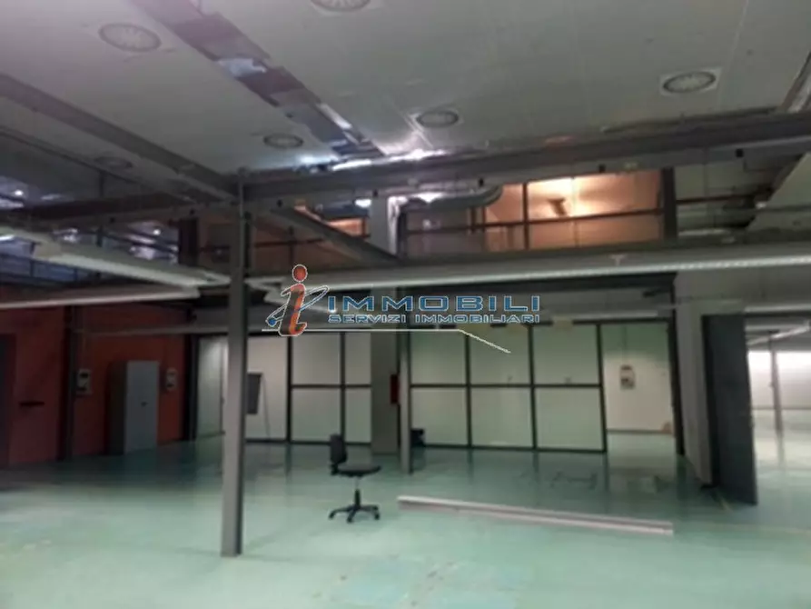 Immagine 4 di Laboratorio in affitto  in VIA CAMPANIA a Monza