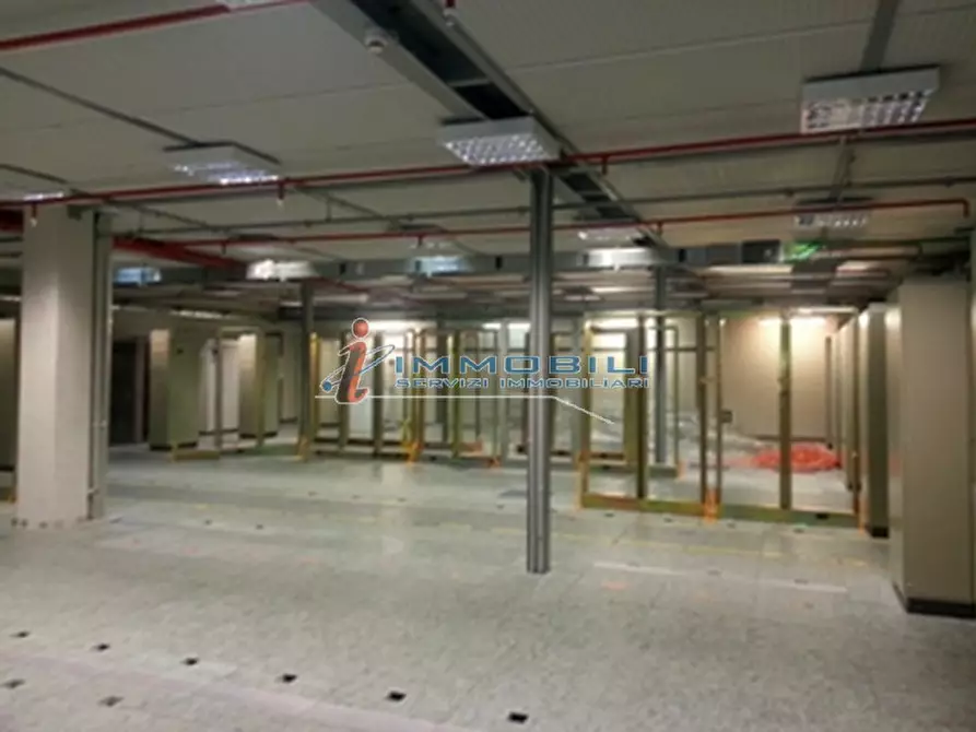 Immagine 10 di Laboratorio in affitto  in VIA CAMPANIA a Monza