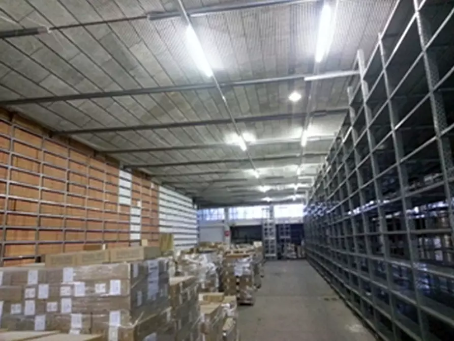 Immagine 10 di Laboratorio in vendita  in VIA GORIZIA a Pioltello