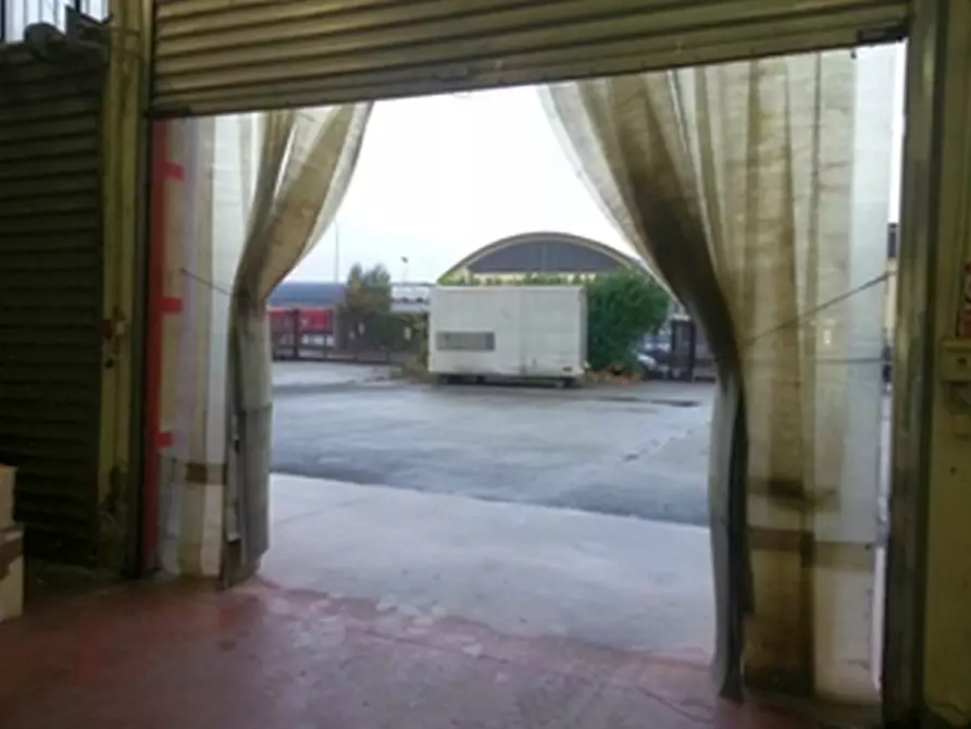 Immagine 4 di Magazzino in vendita  in VIA GORIZIA a Pioltello