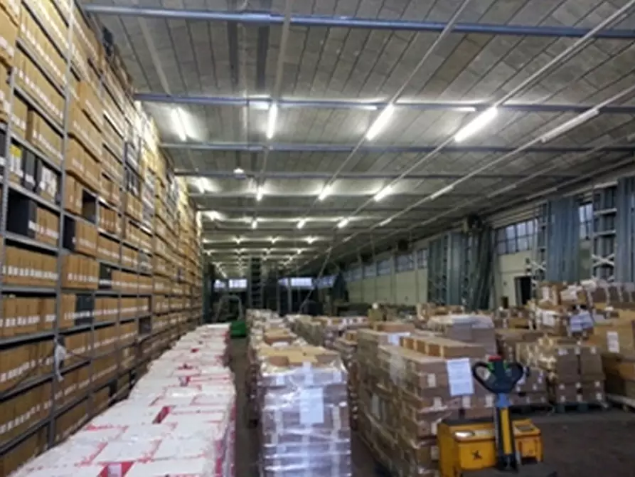 Immagine 5 di Magazzino in vendita  in VIA GORIZIA a Pioltello