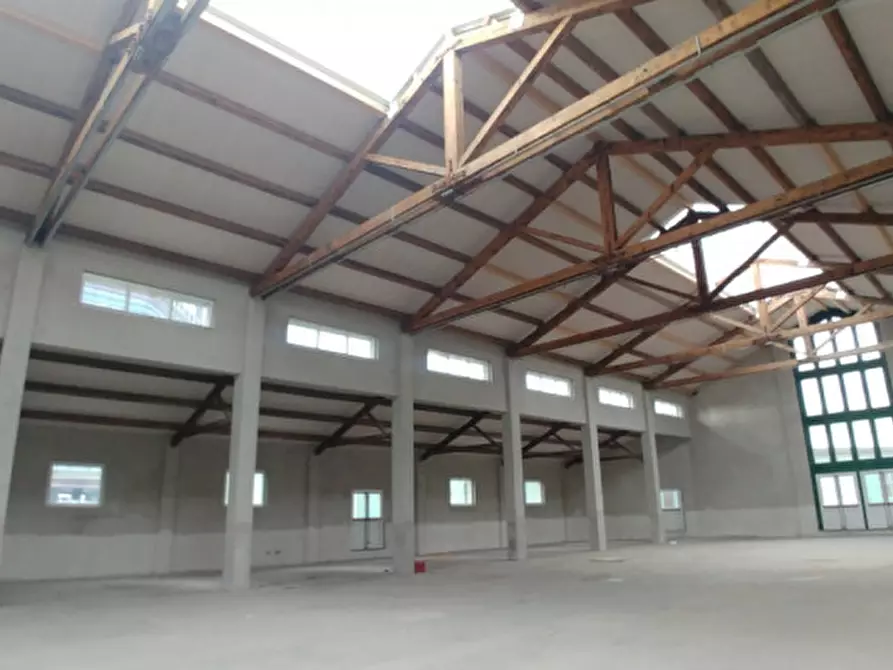 Immagine 10 di Palazzo in affitto  in PIAZZA QUATTRO NOVEMBRE a Milano